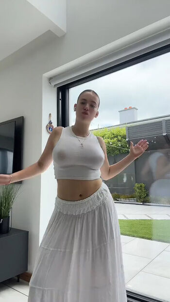 Alliesherlock leaked private photo uncensored HD quality