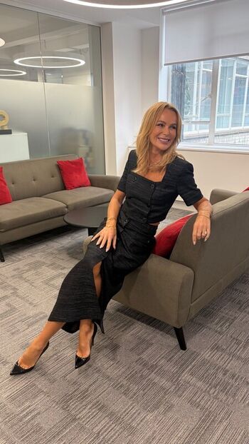 Amanda holden  page leaked private photo uncensored HD quality