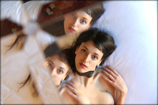Chloevalentina leaked private photo uncensored HD quality