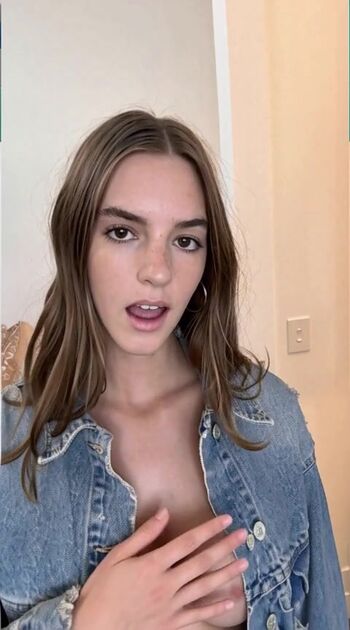 Emily feld  page leaked private photo uncensored HD quality