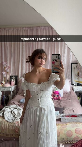 Ester dobrik page leaked private photo uncensored HD quality