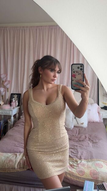 Ester dobrik page leaked private photo uncensored HD quality