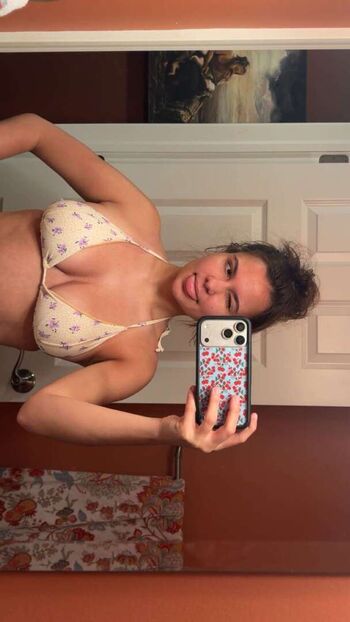 Ester dobrik leaked private photo uncensored HD quality