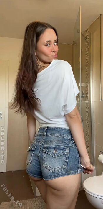 Lillyfayye page leaked private photo uncensored HD quality