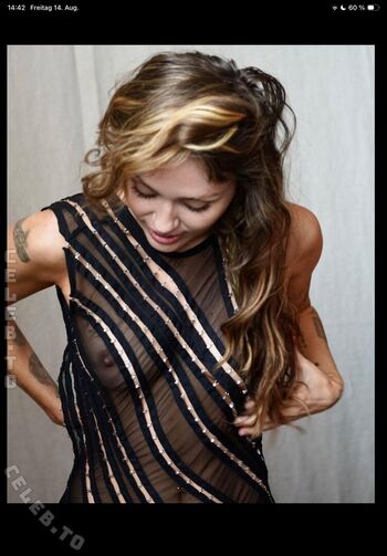 Miley cyrus page leaked private photo uncensored HD quality