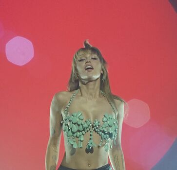 Miley cyrus page leaked private photo uncensored HD quality