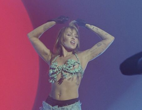 Miley cyrus page leaked private photo uncensored HD quality