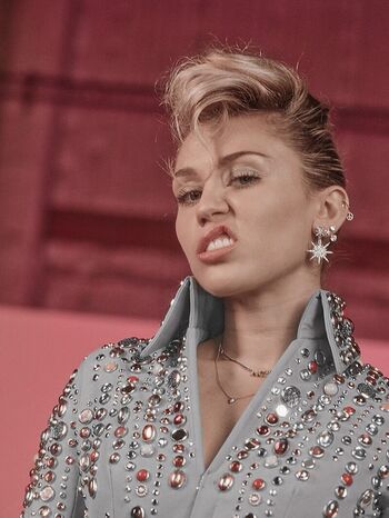 Miley cyrus page leaked private photo uncensored HD quality