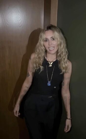 Miley cyrus page leaked private photo uncensored HD quality