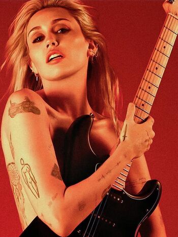 Miley cyrus leaked private photo uncensored HD quality