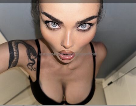 Zusjeofficial  page leaked private photo uncensored HD quality